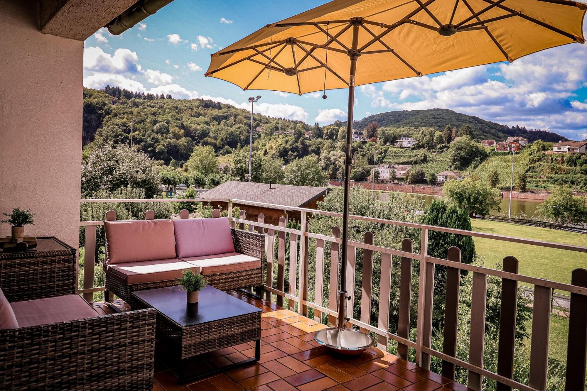 Апартаменти Traumaussicht Kamin Balkon Burgblick 65 Zoll Tv Netflix Sky Joyn Lindenplatz Буллай Екстер'єр фото